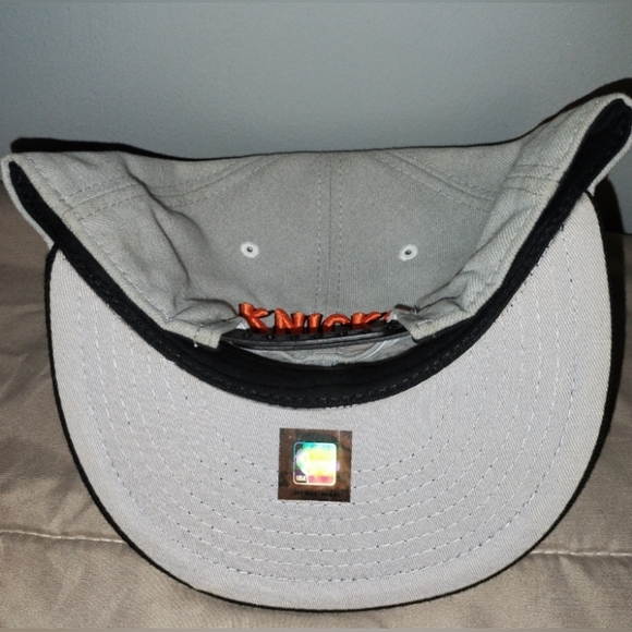 New York Knicks New Era NBA Snapback Hat Black Gray Orange EUC - Picture 9 of 10
